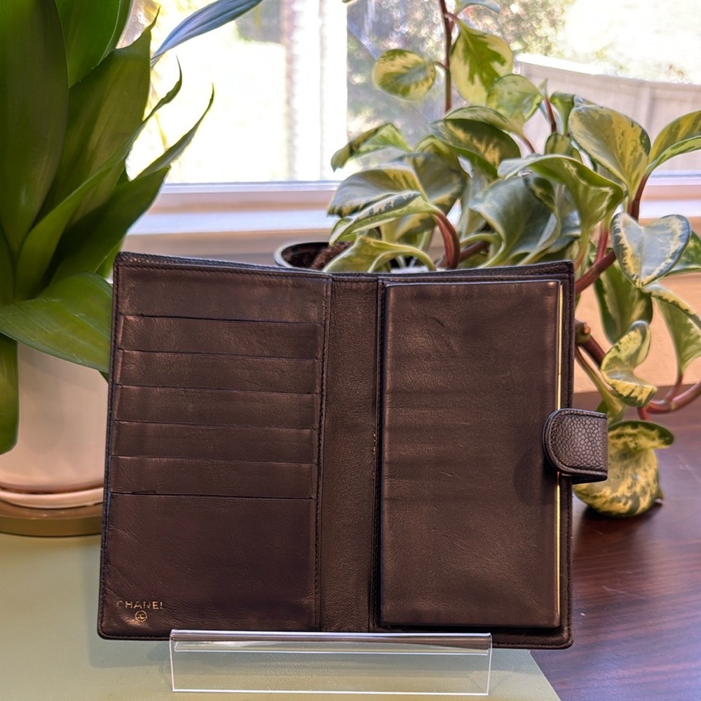 Chanel Caviar Black Kiss Lock Wallet - Picture 2 of 12